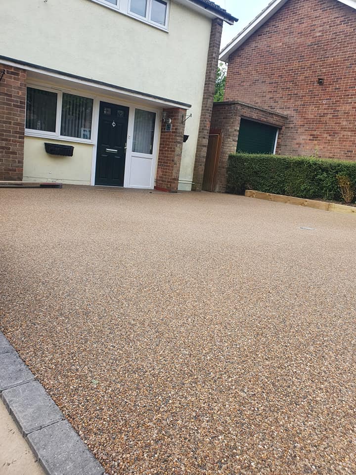 Resin Driveway Installation: Image of a Newly Installed Resin Driveway with a Smooth and Modern Finish